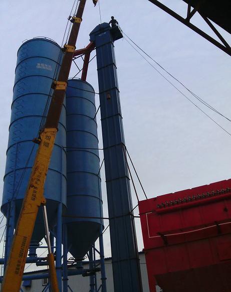 斗式提升機安裝現場