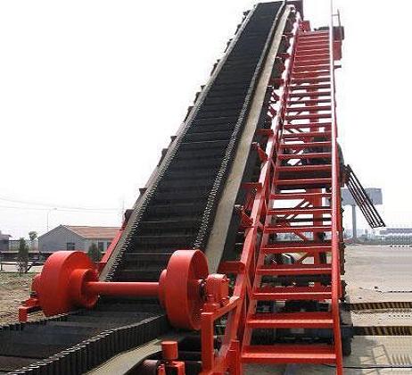 大傾角皮帶輸送機(jī)
